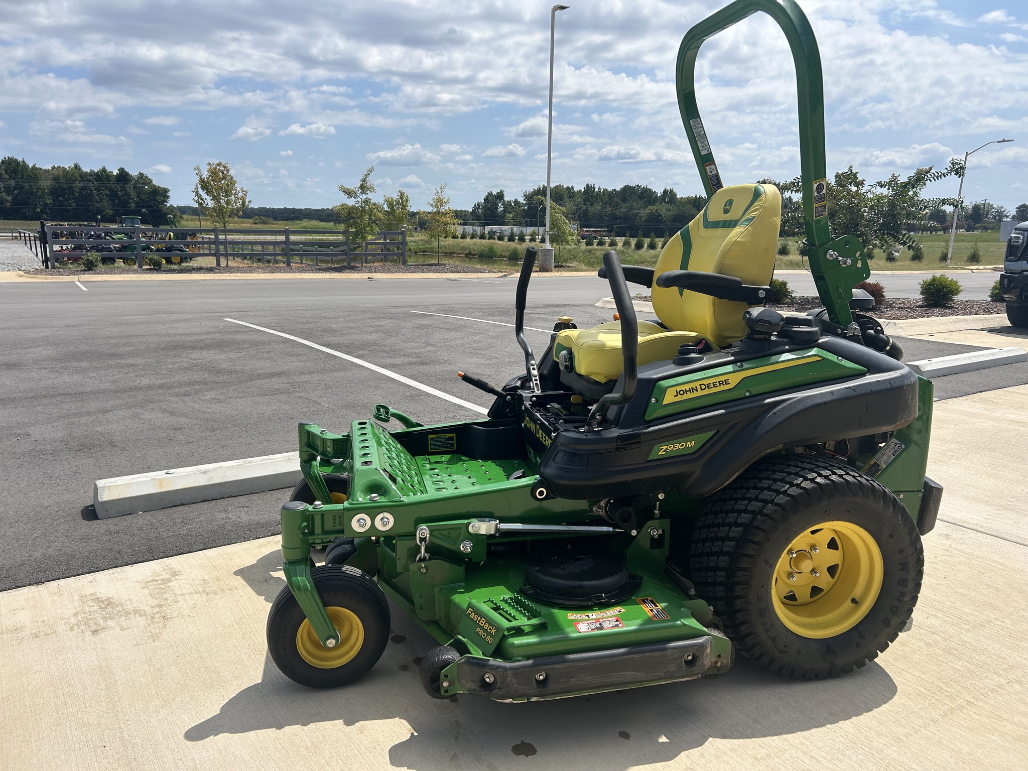 TR9300中古品 2024 John Deere Z930M | TriGreen Equipment