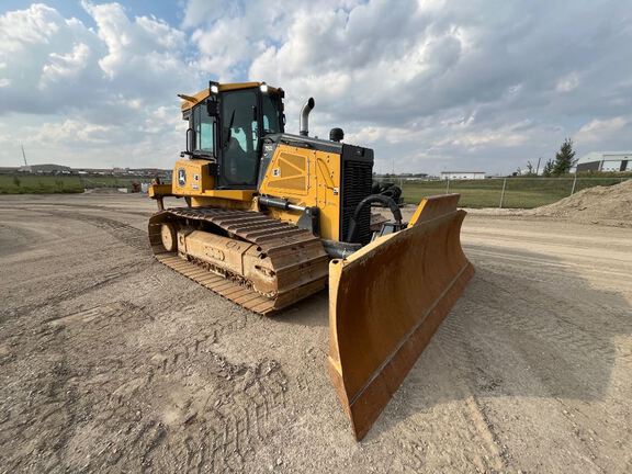 Photo of 2022 John Deere 750L