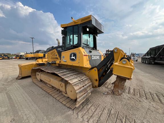 2022 John Deere 750L