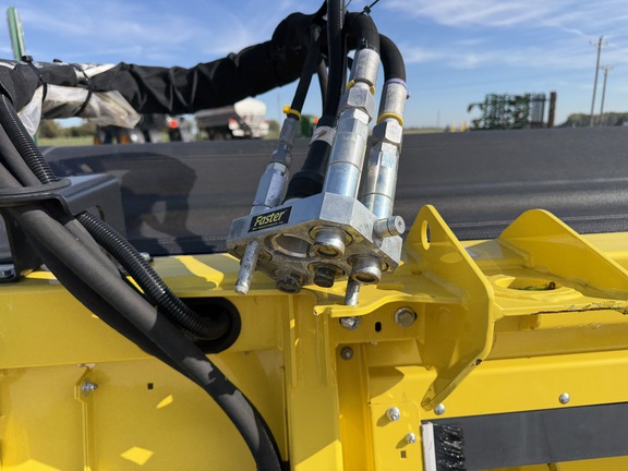 2026 John Deere 35R - Photo12