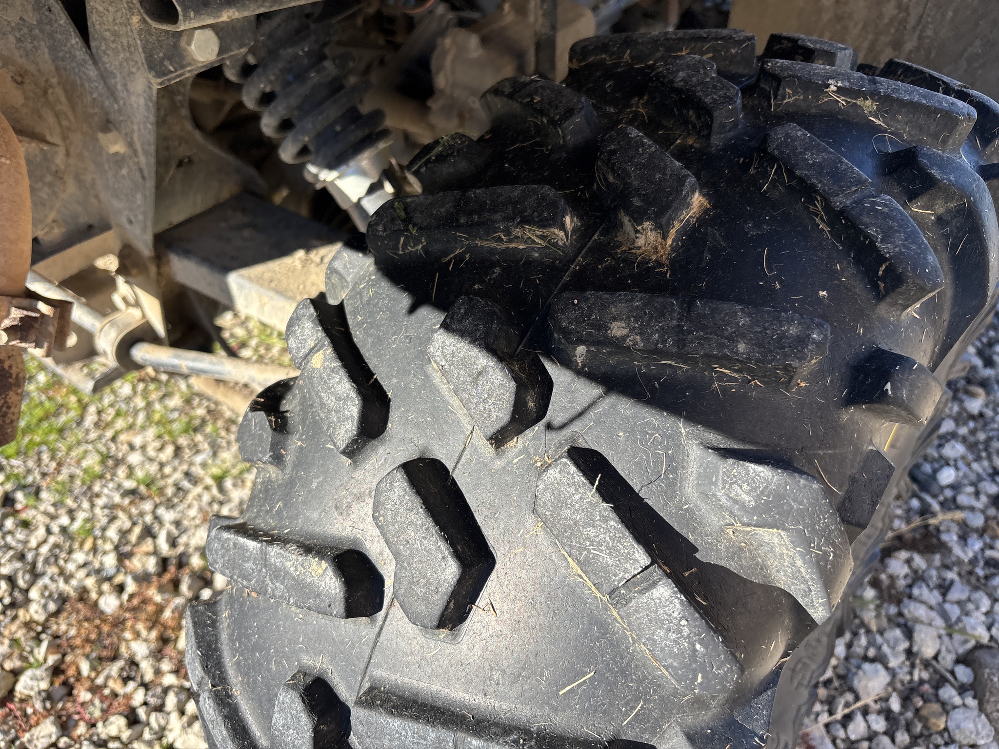 Used 2010 John Deere XUV 825I GREEN ATVs & Gators at Koenig Equipment in Urbana, OH - PhotoXL9