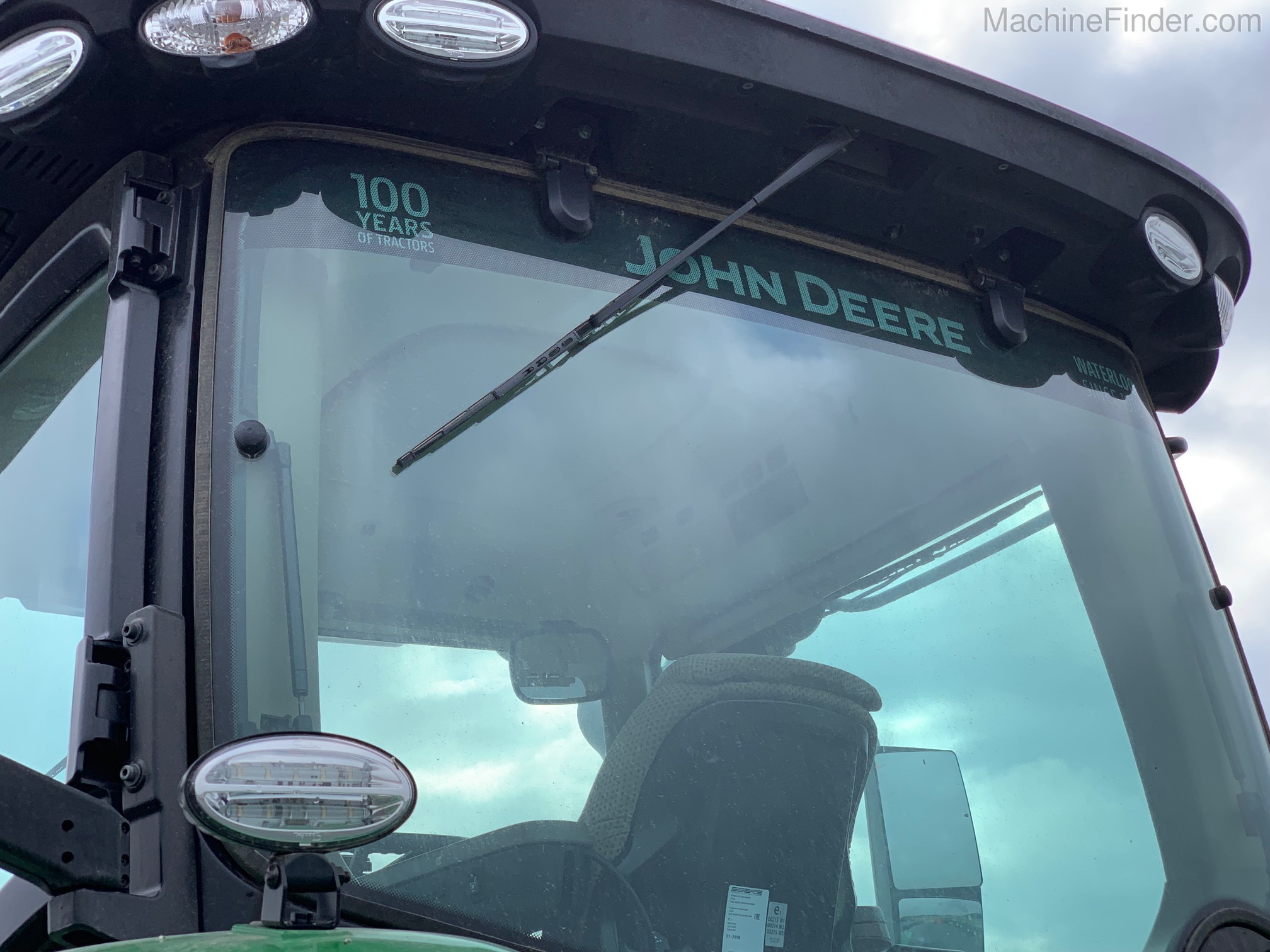 2018 John Deere 8320R Image 15