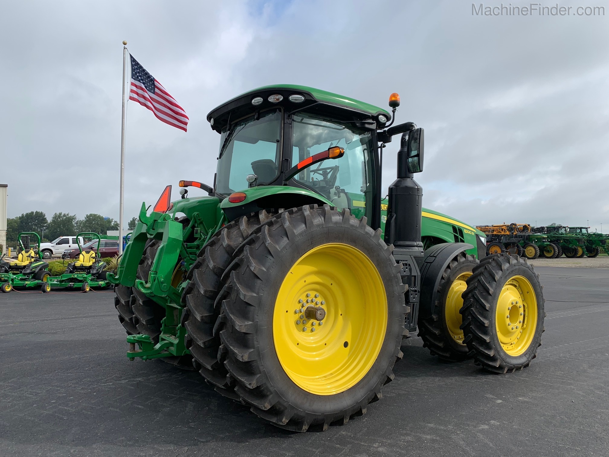 2018 John Deere 8320R Image 3