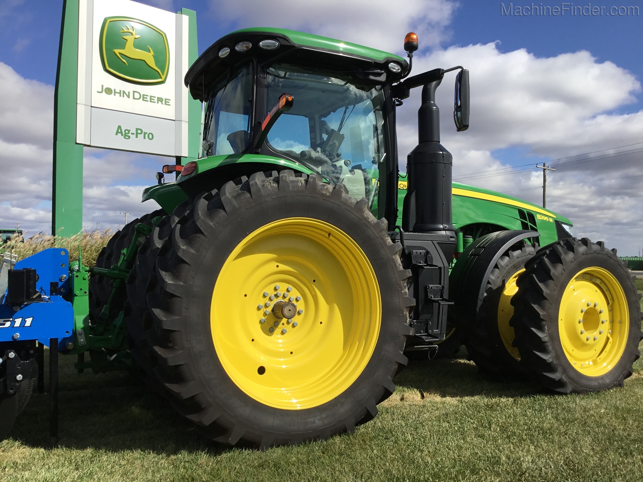2018 John Deere 8295R Image 5