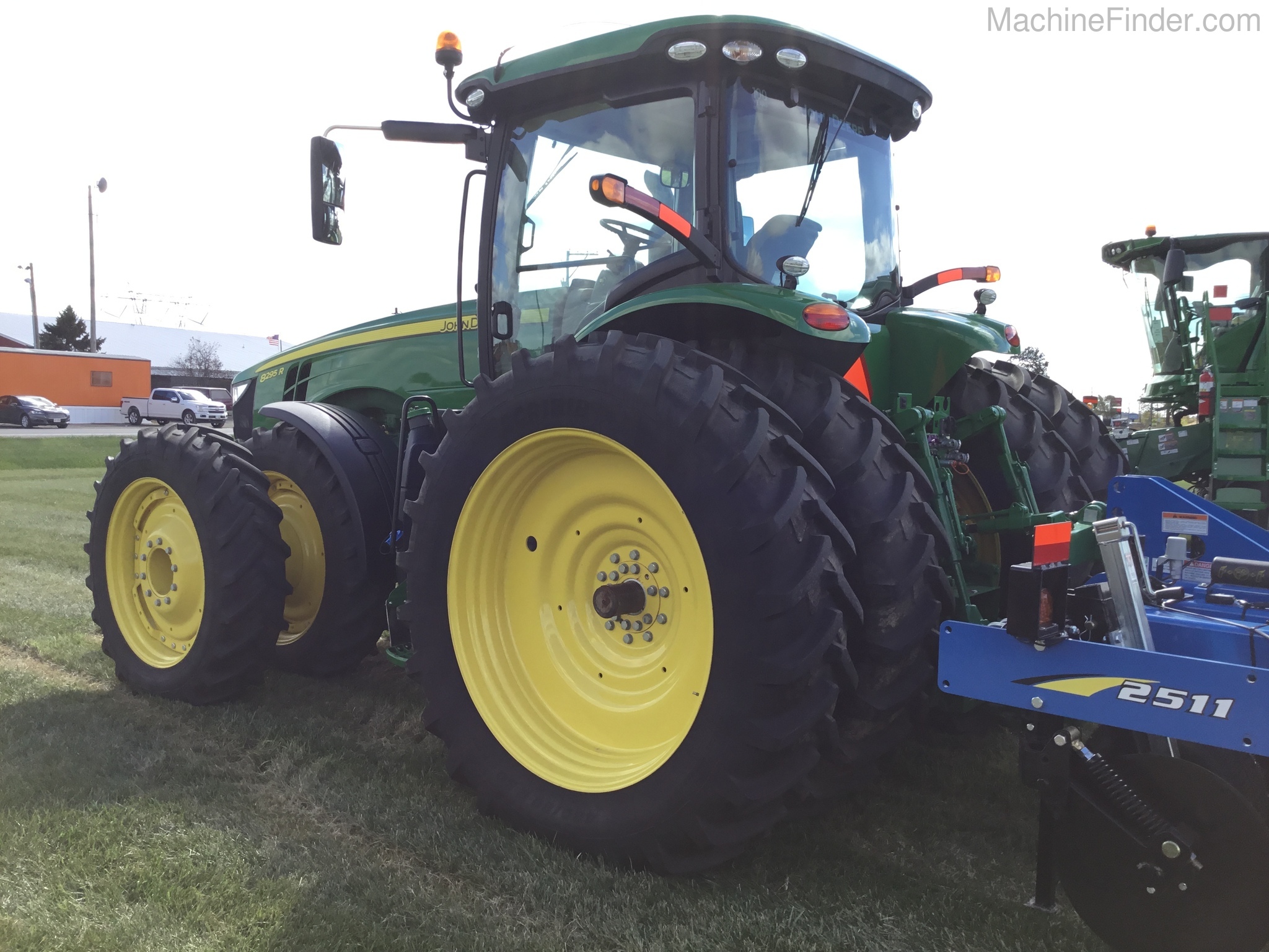 2018 John Deere 8295R Image 9