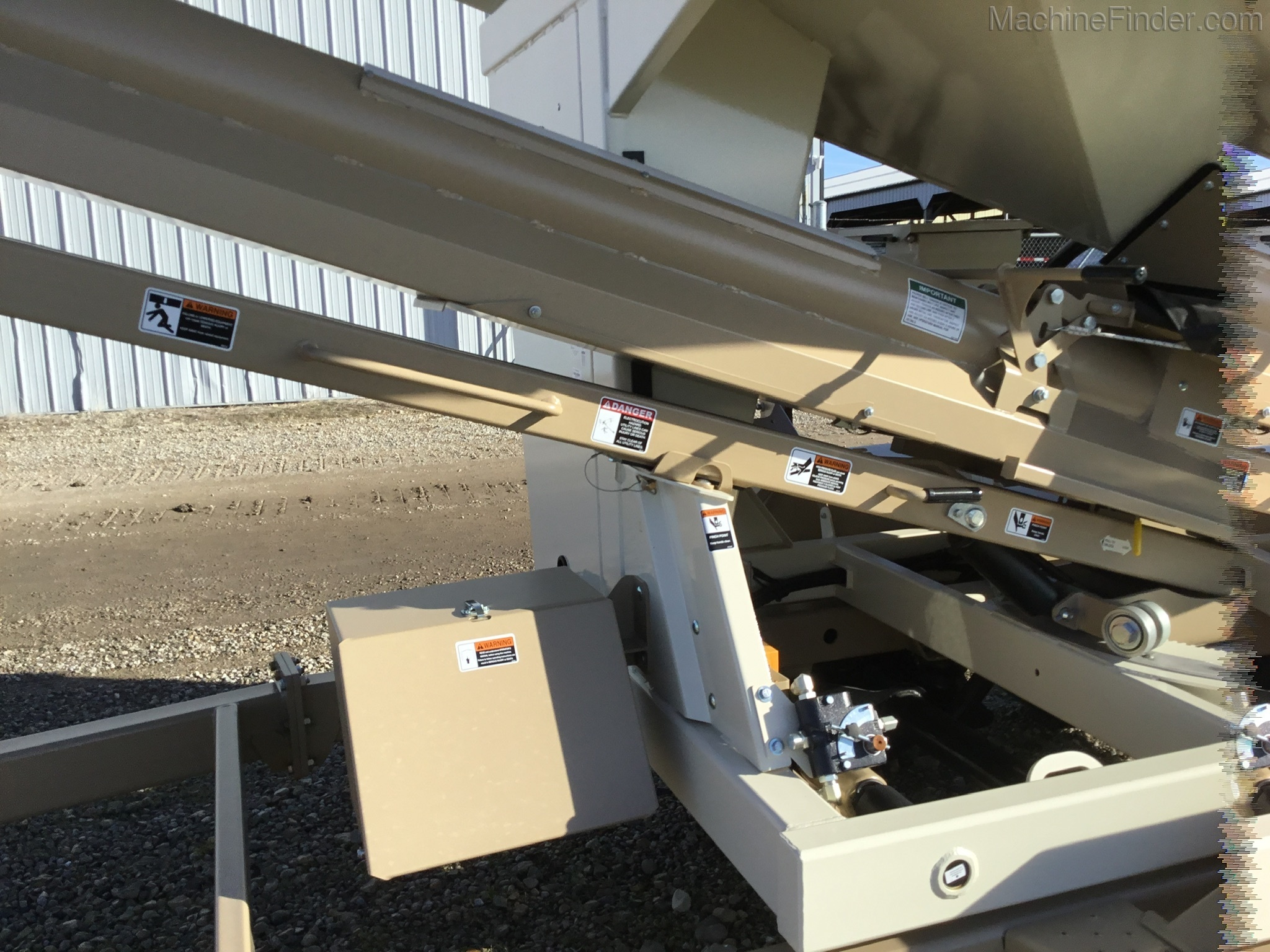 2019 Unverferth 3955XL Image 7