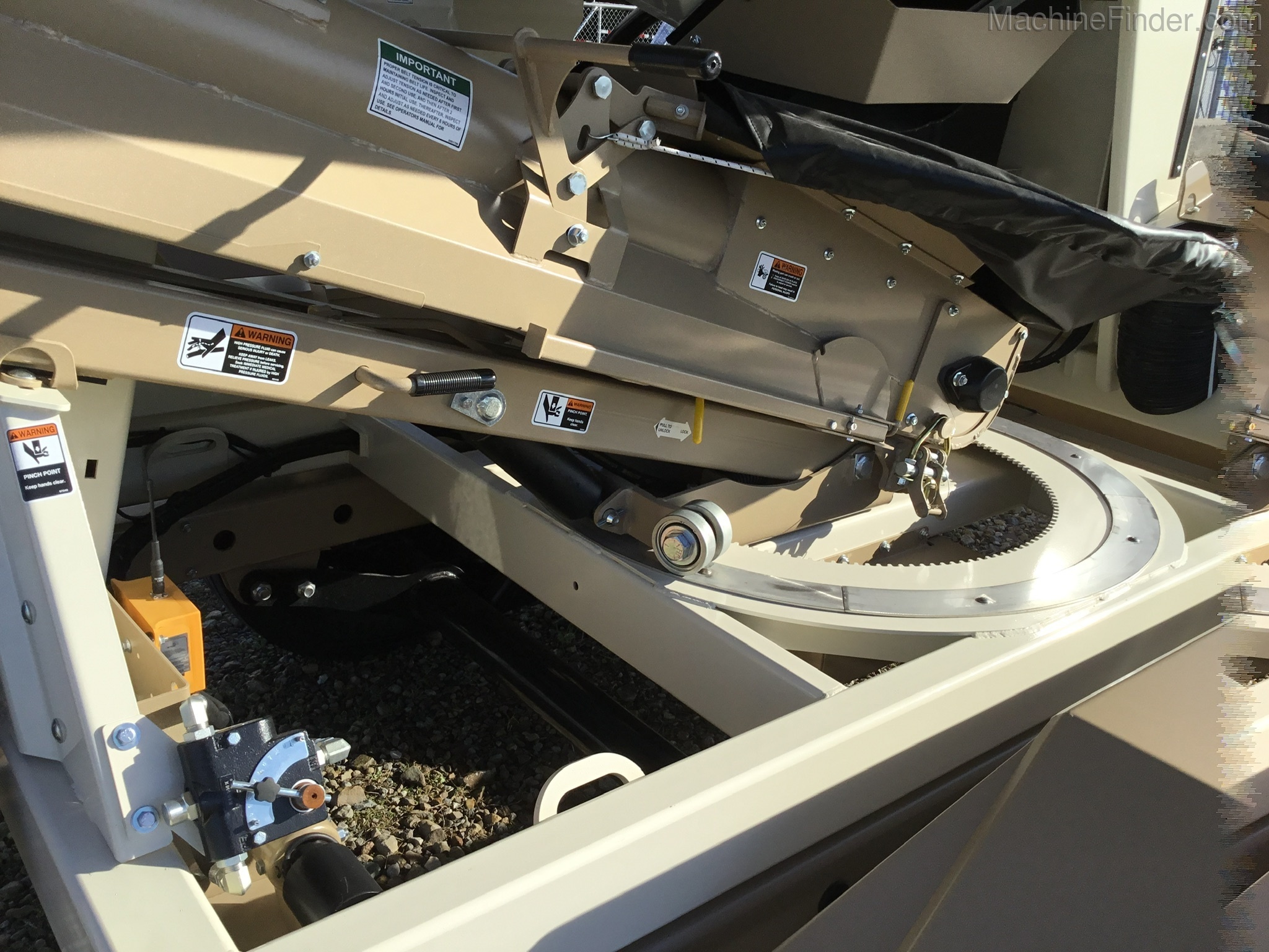 2019 Unverferth 3955XL Image 8