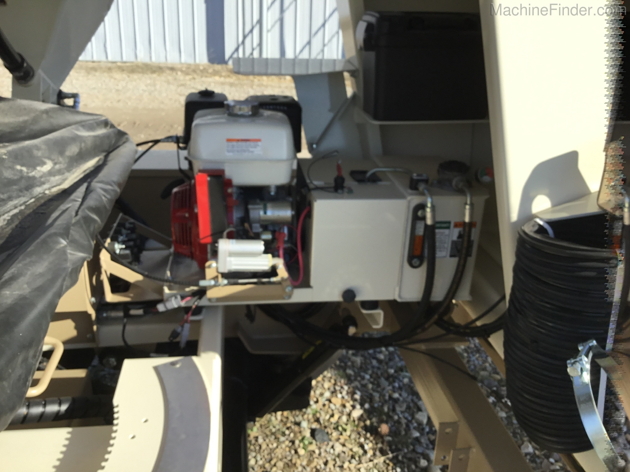 2019 Unverferth 3955XL Image 12