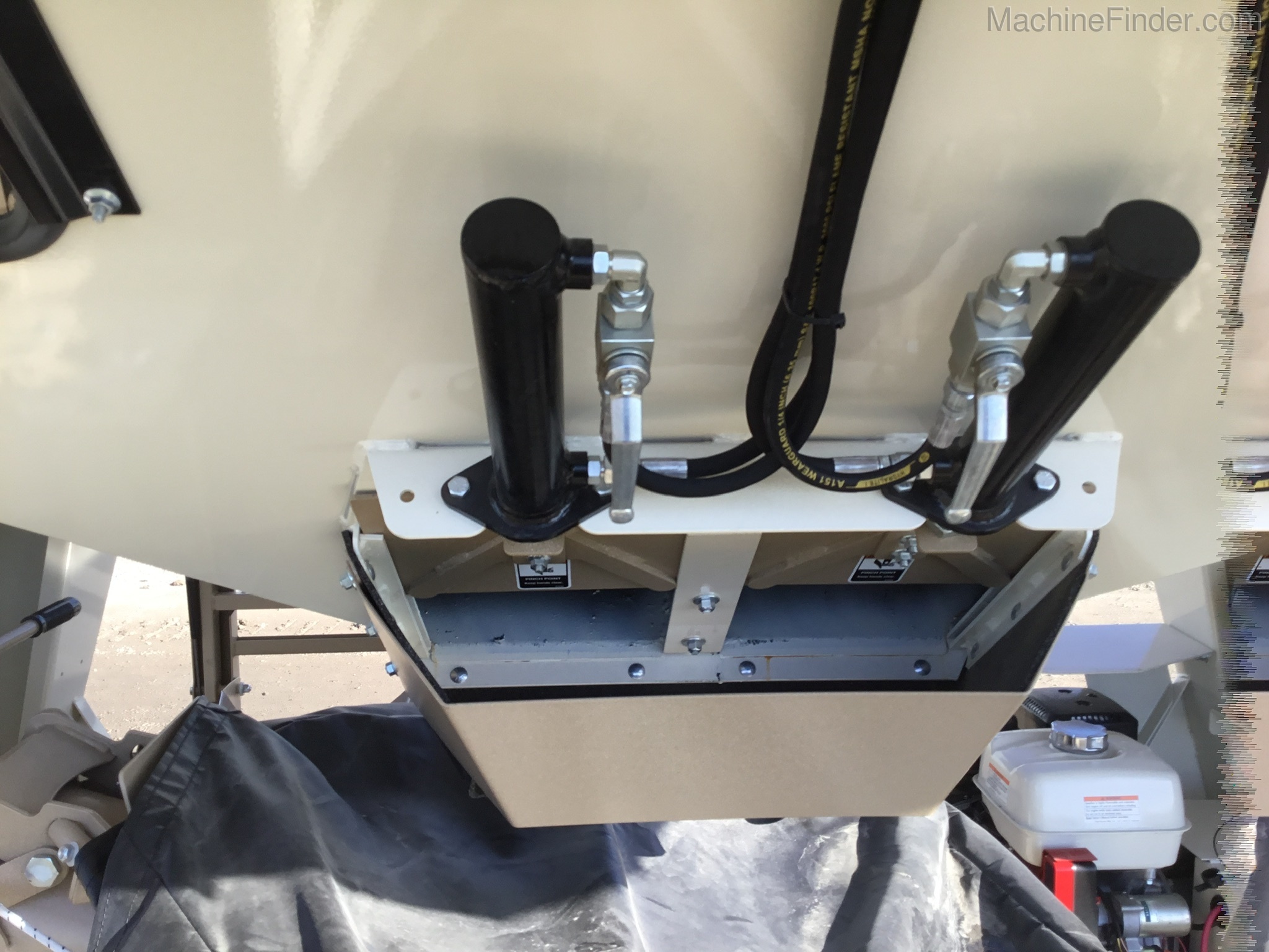 2019 Unverferth 3955XL Image 13