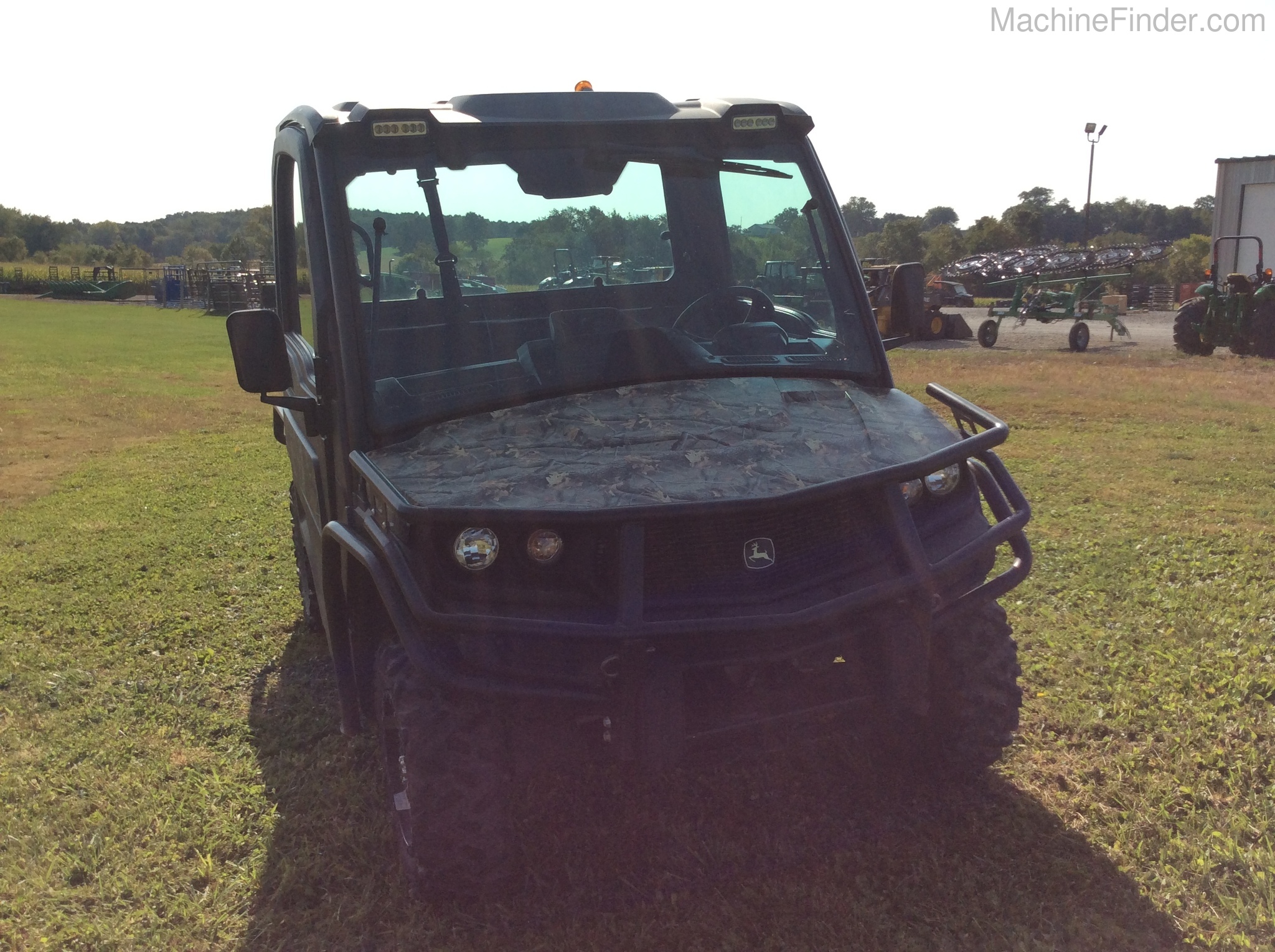 2018 John Deere XUV 835M Image 2