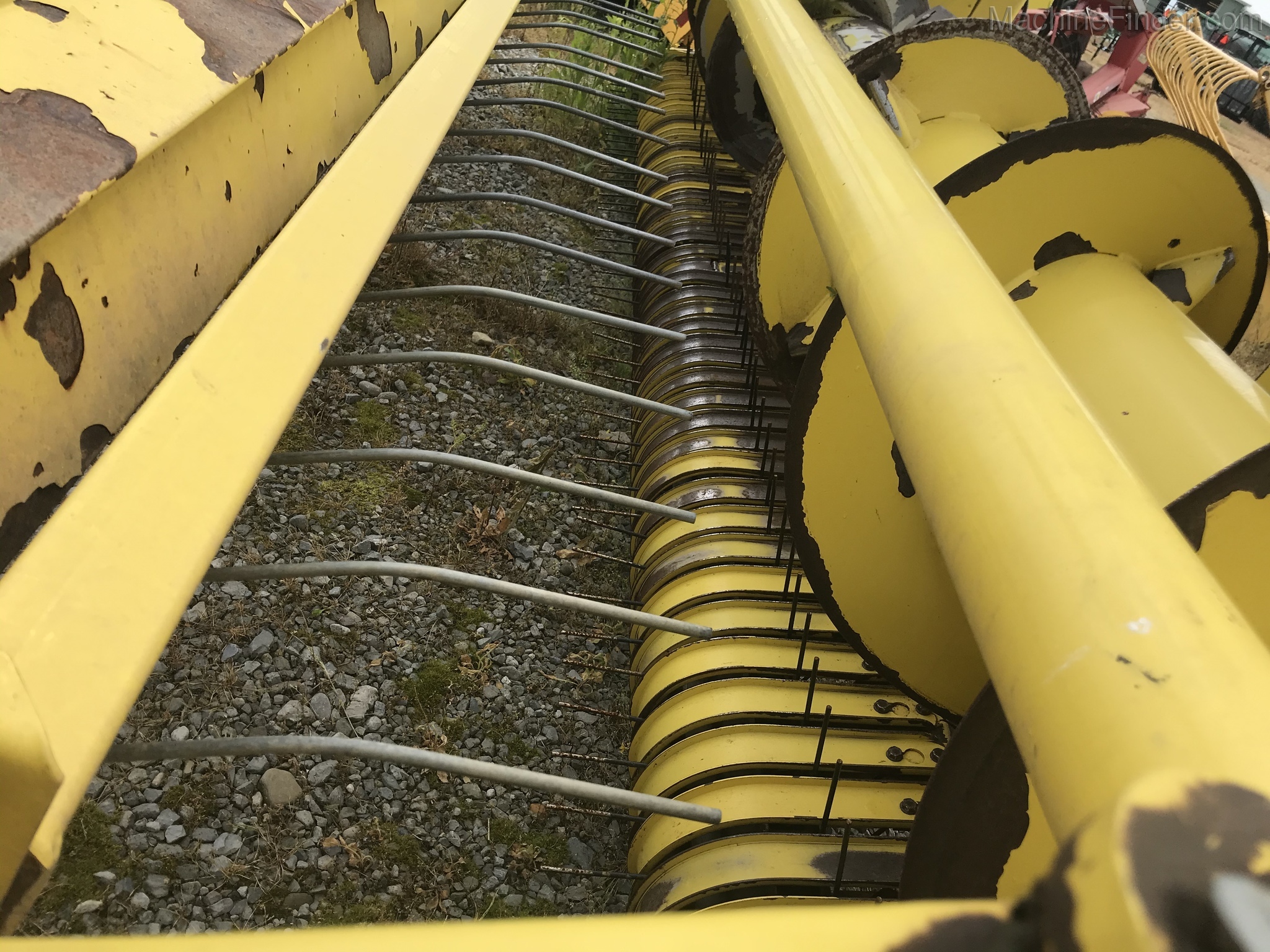 2011 John Deere 640C Image 11