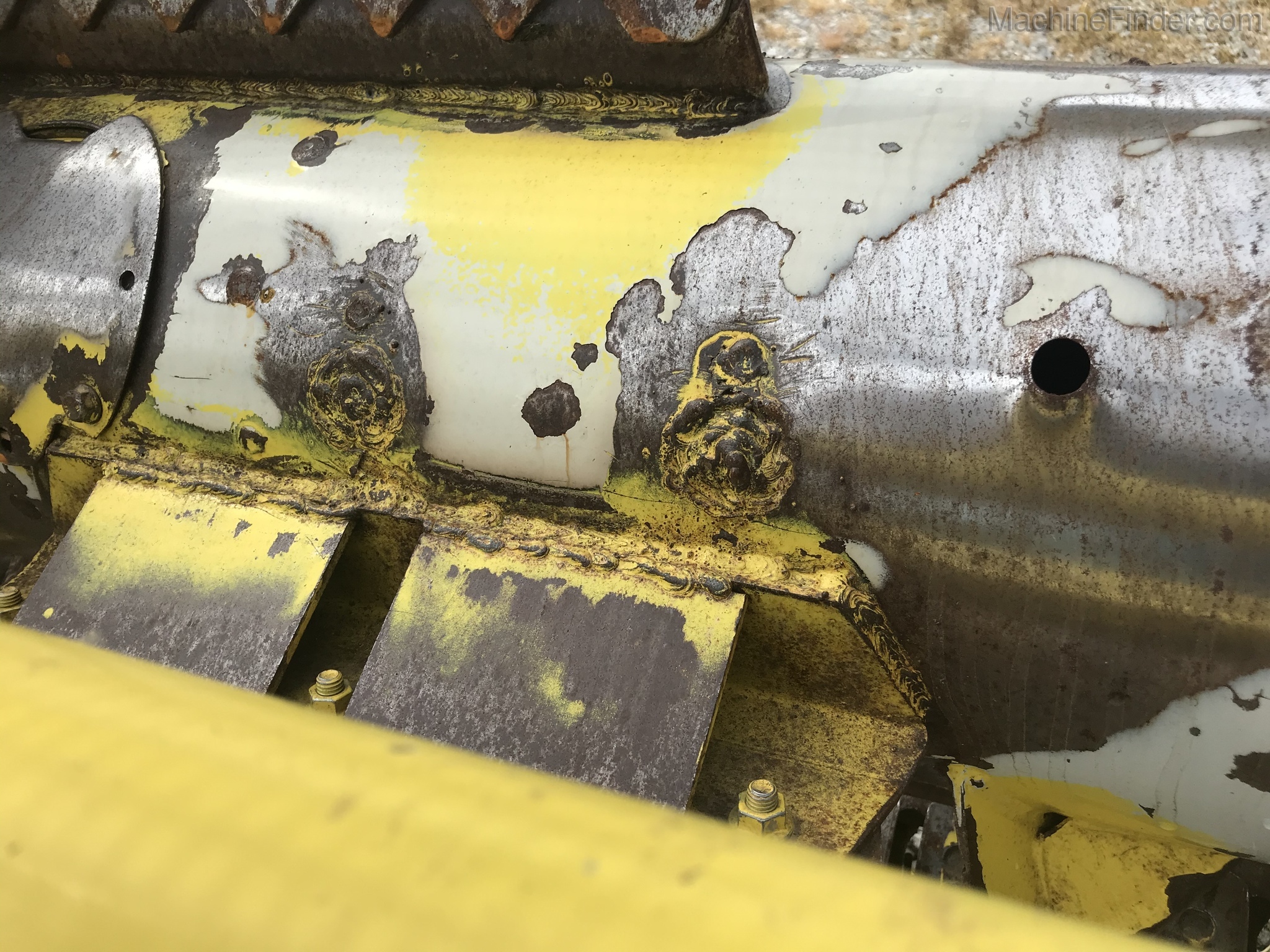 2011 John Deere 640C Image 10