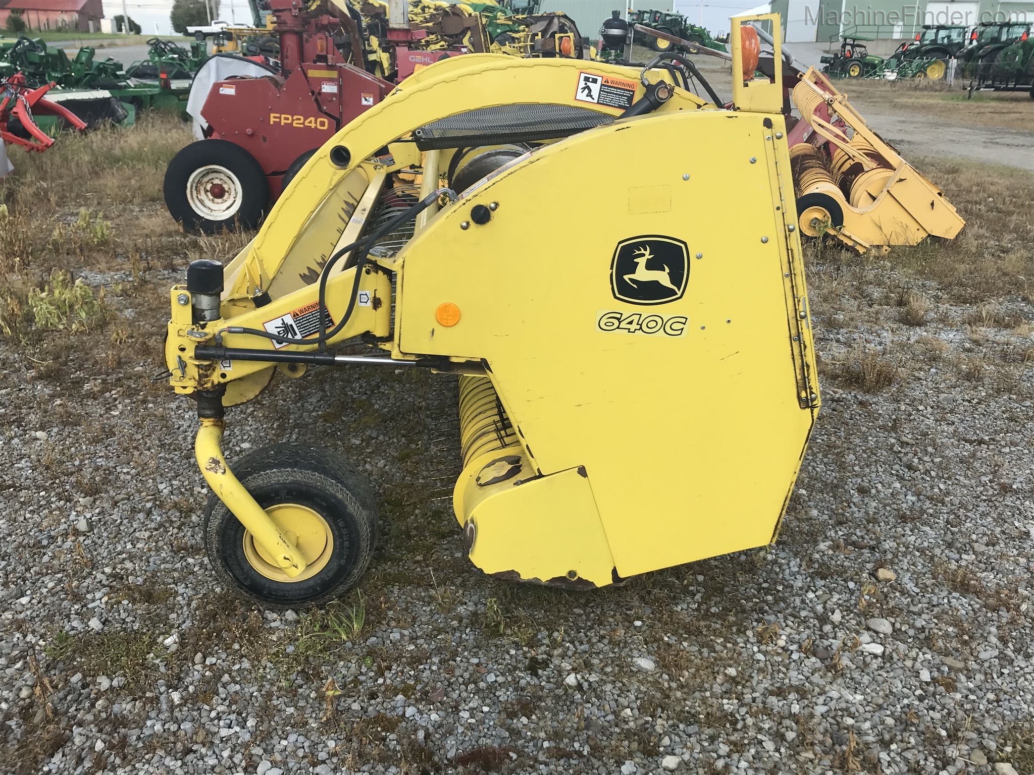 2011 John Deere 640C Image 2