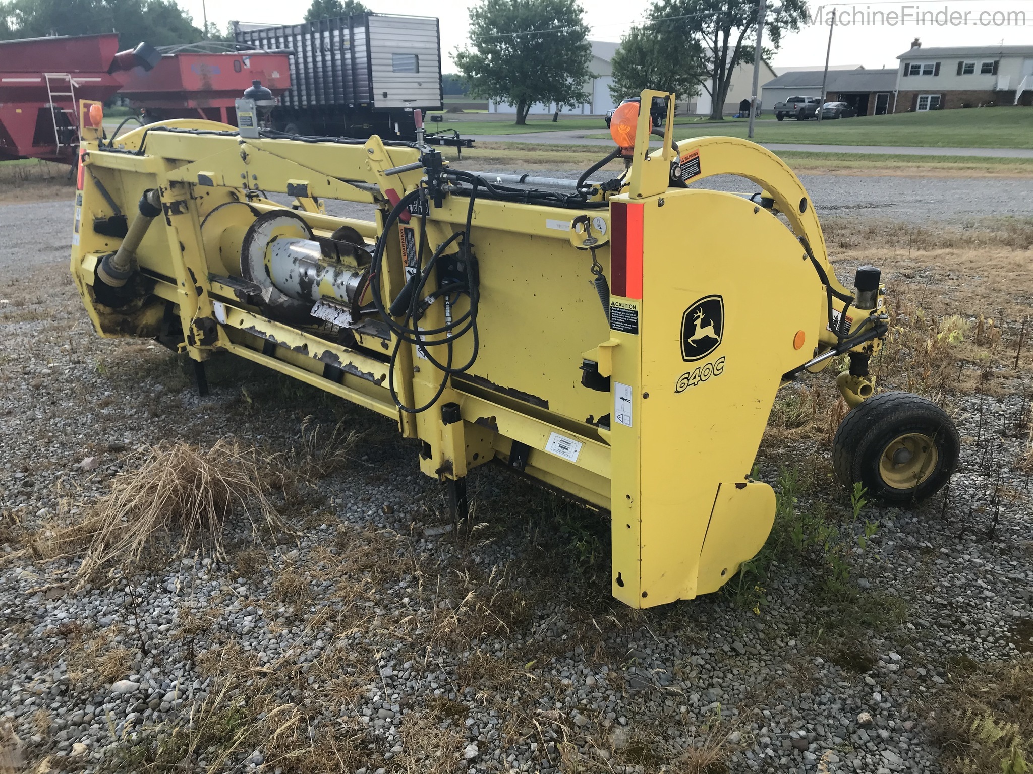 2011 John Deere 640C Image 4