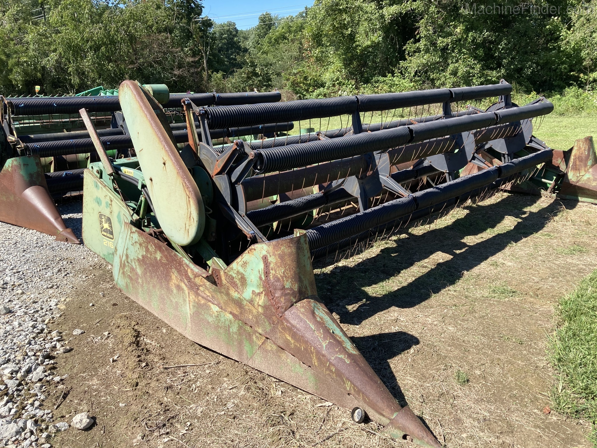 1992 John Deere 216 Image 2