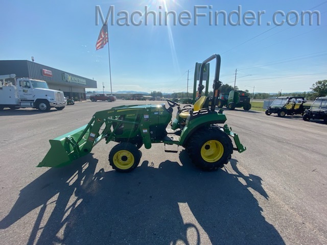 2020 John Deere 2032R Image 1