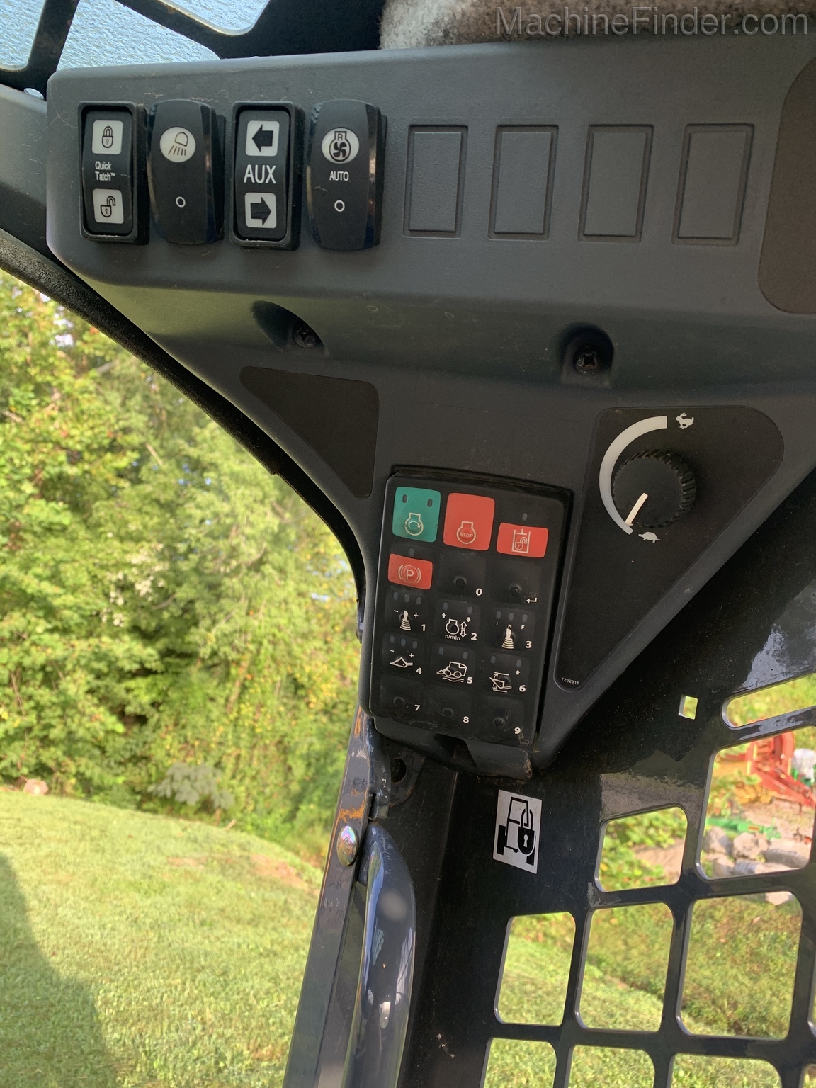 2019 John Deere 325G Image 2