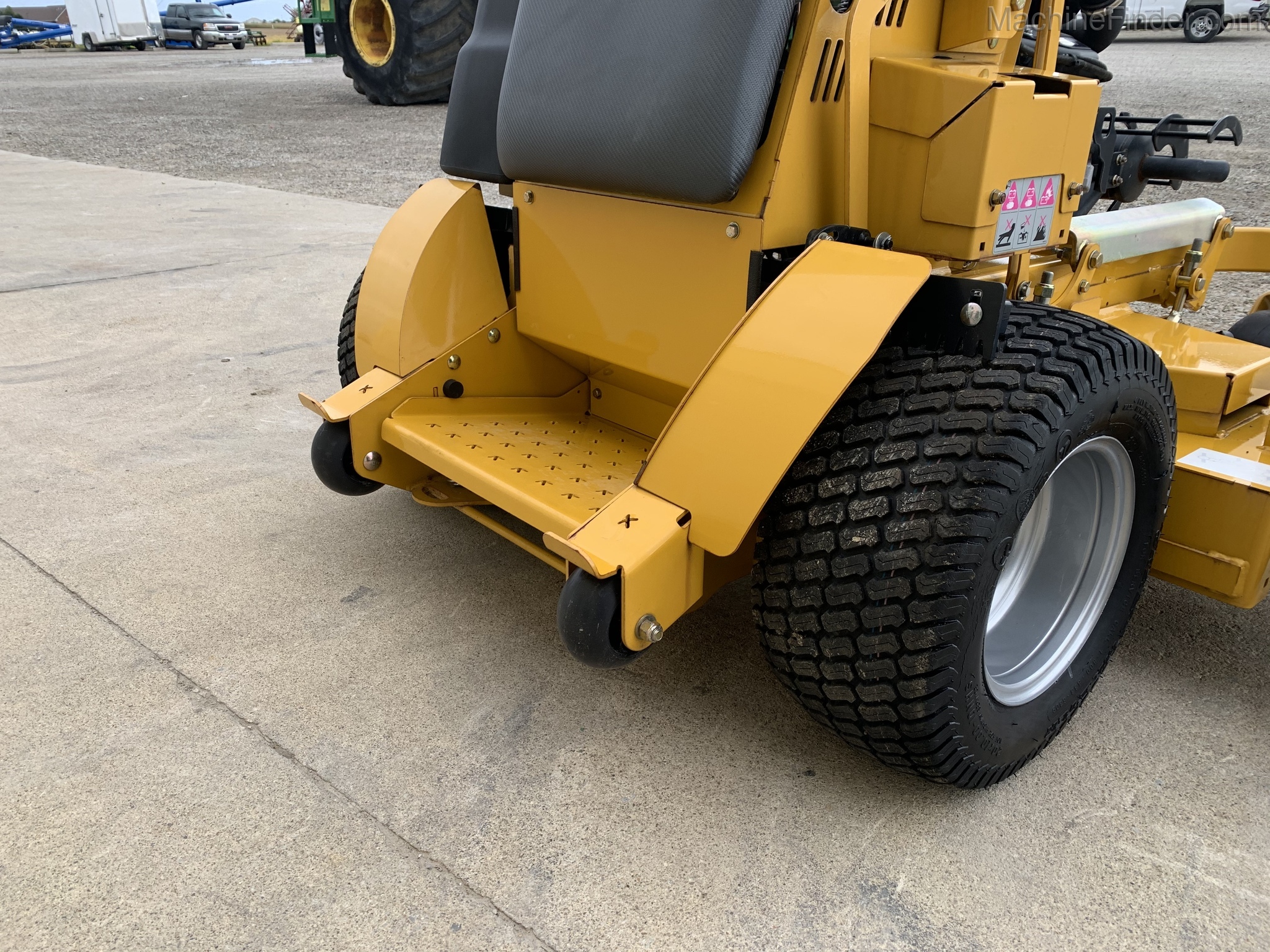 2016 Hustler SUPER S Image 11