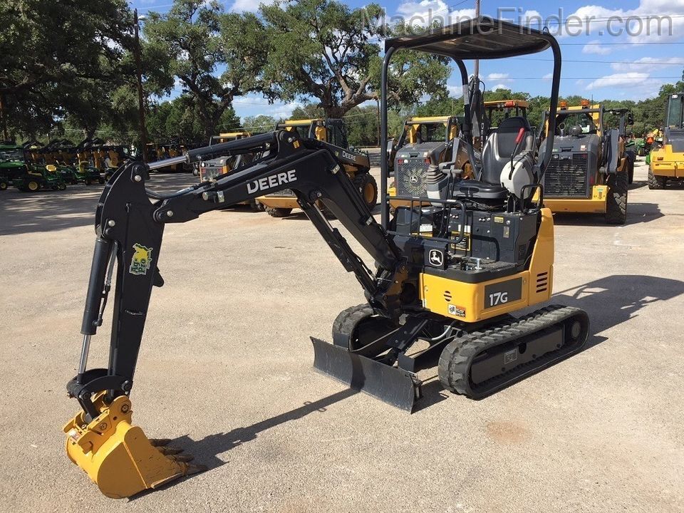 2020 John Deere 17G Image 4