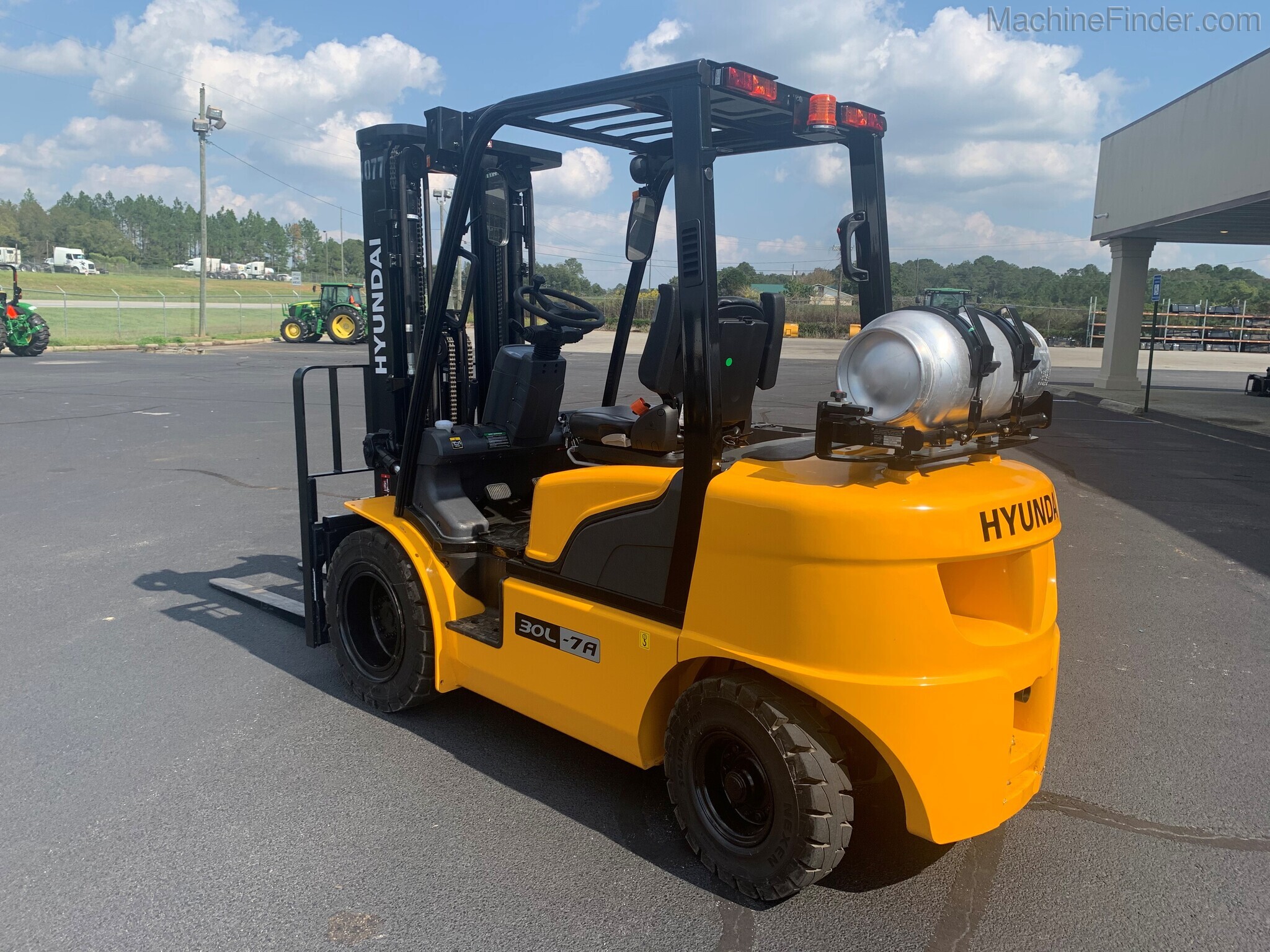 2020 Hyundai M30L-7A Image 3