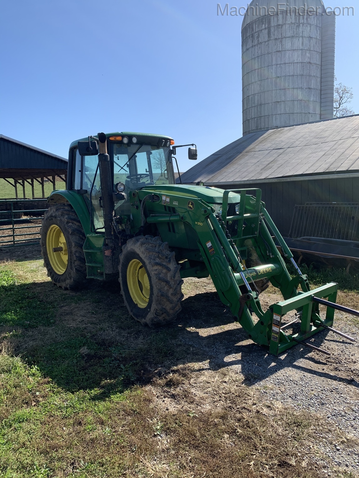 2014 John Deere 6125M Cab Image 3