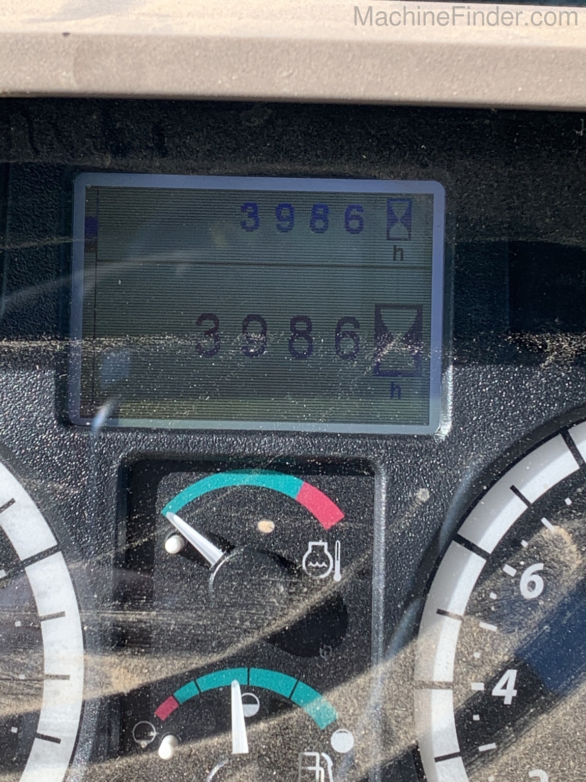 2014 John Deere 6125M Cab Image 5