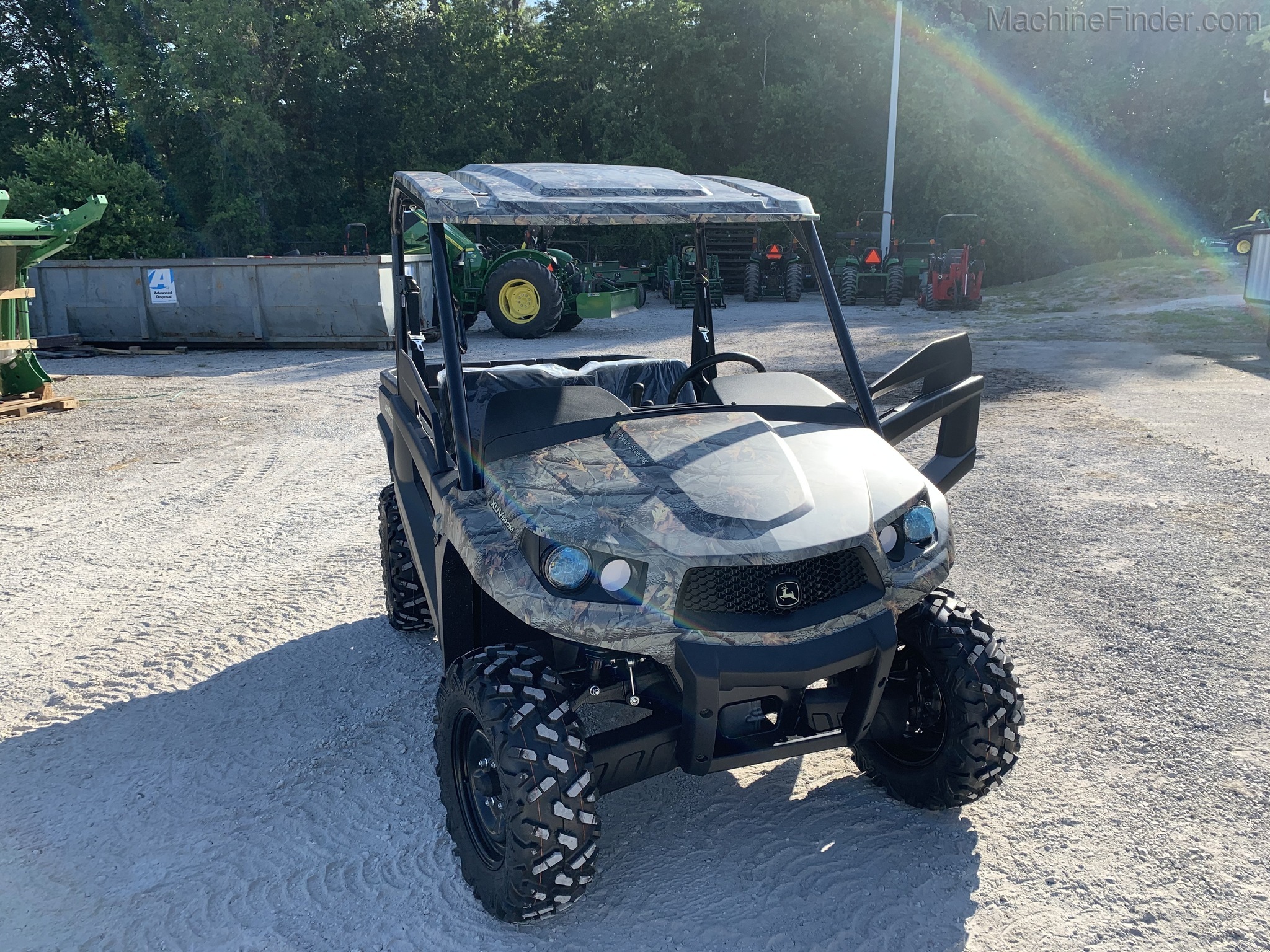 2021 John Deere 590M Image 3