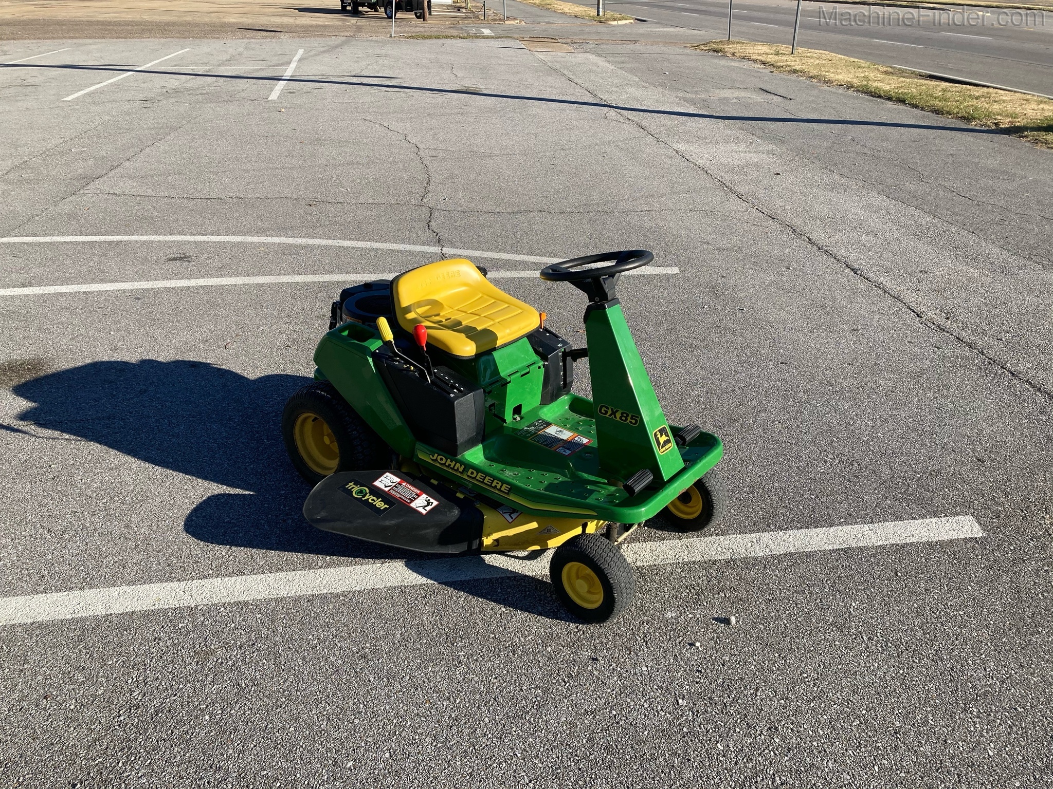 2003 John Deere GX85 Image 5