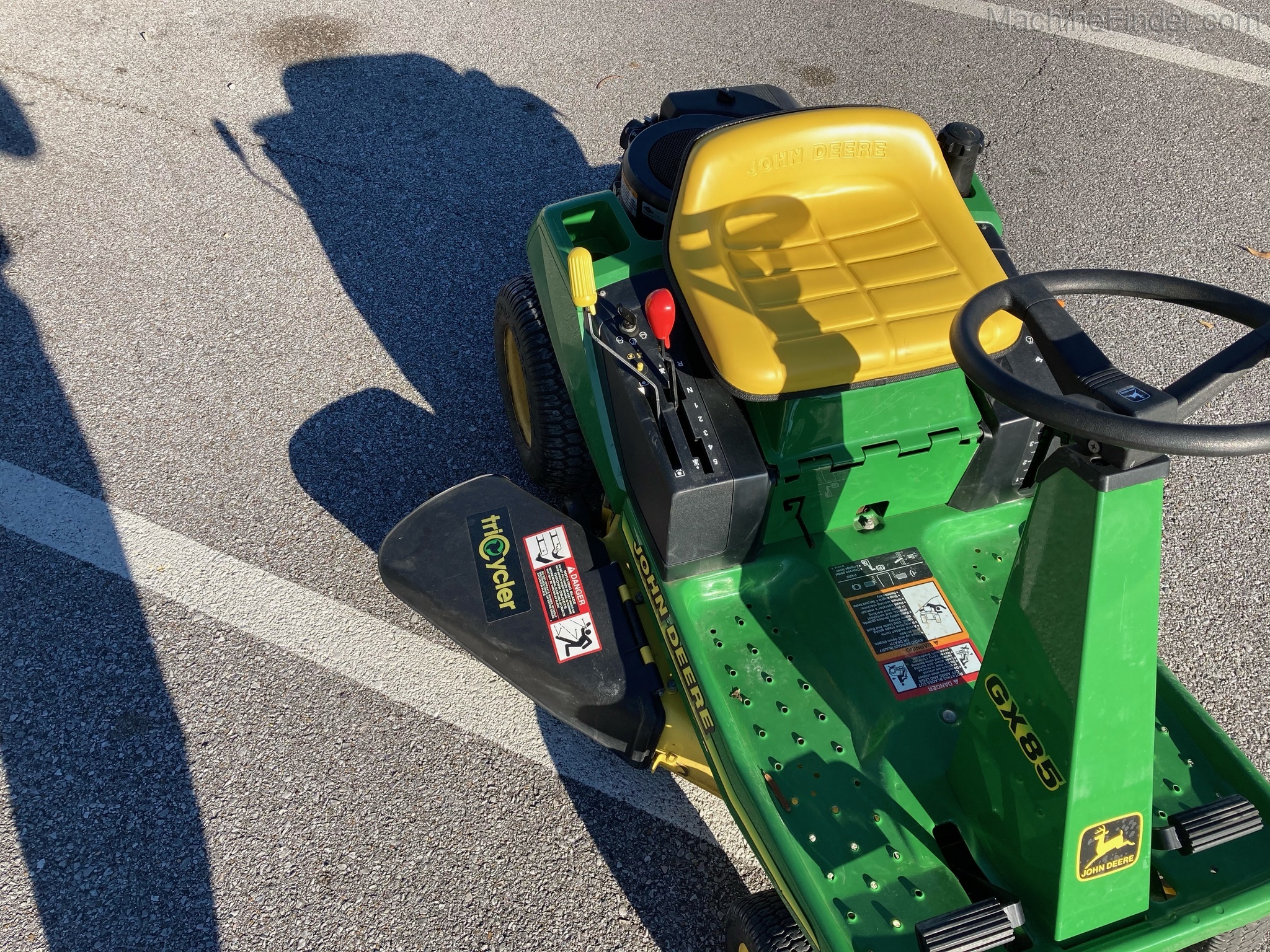 2003 John Deere GX85 Image 8