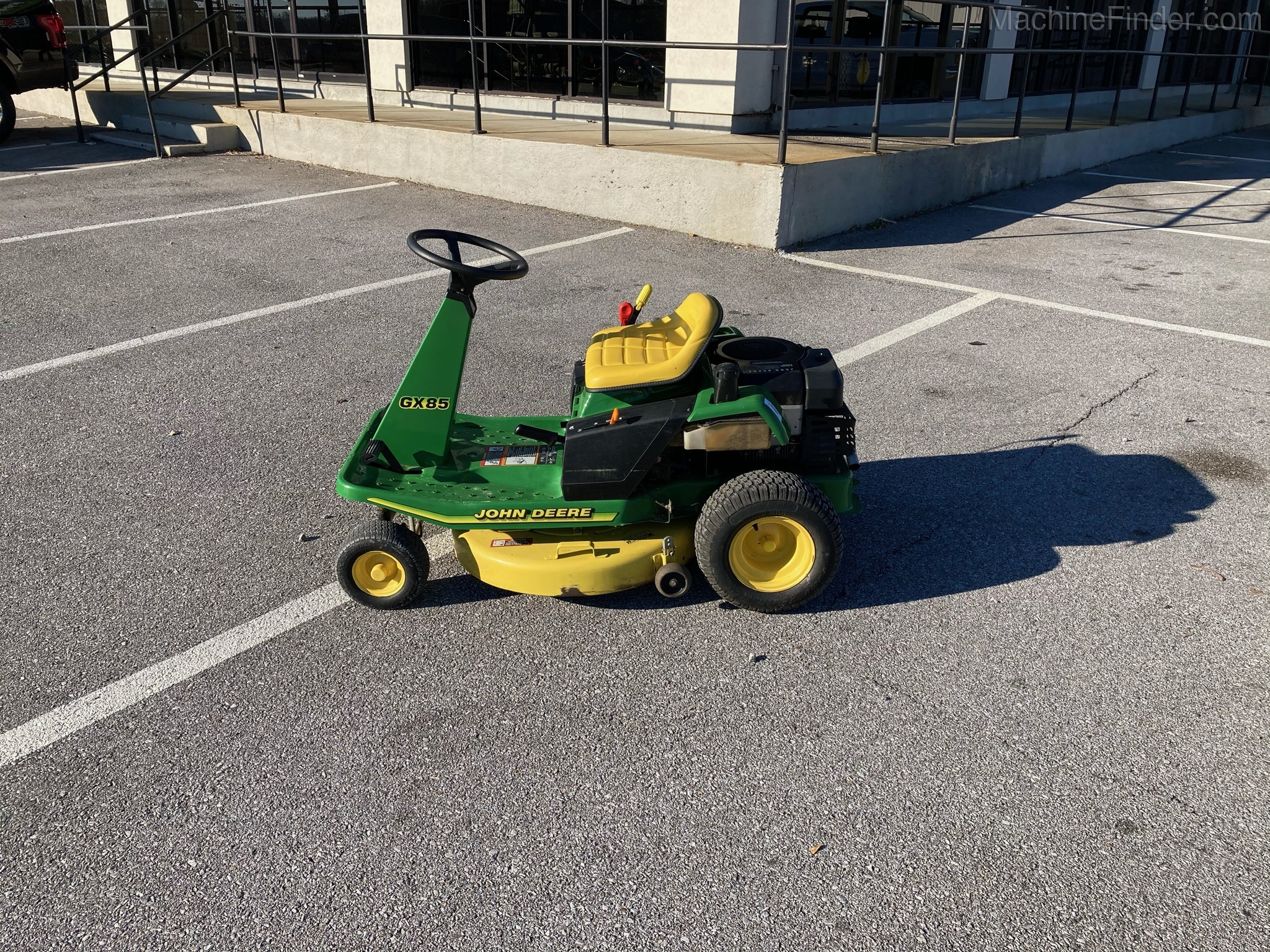 2003 John Deere GX85 Image 2