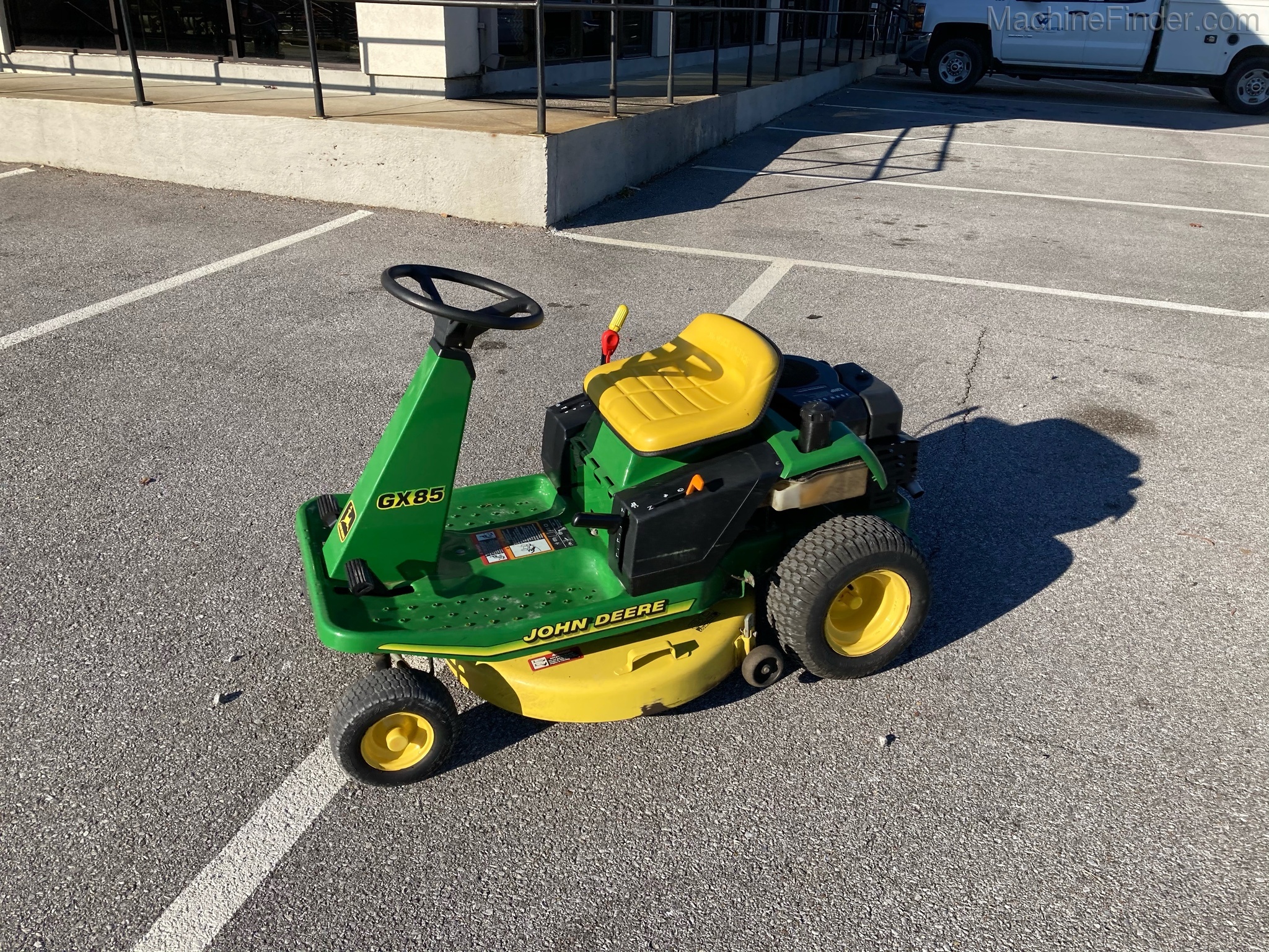 2003 John Deere GX85 Image 3