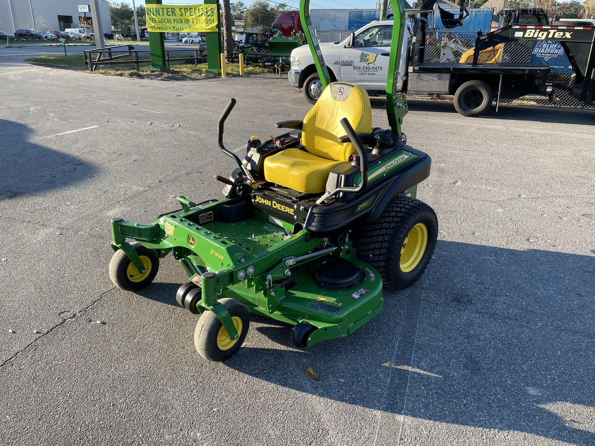 2020 John Deere Z915E Image 1