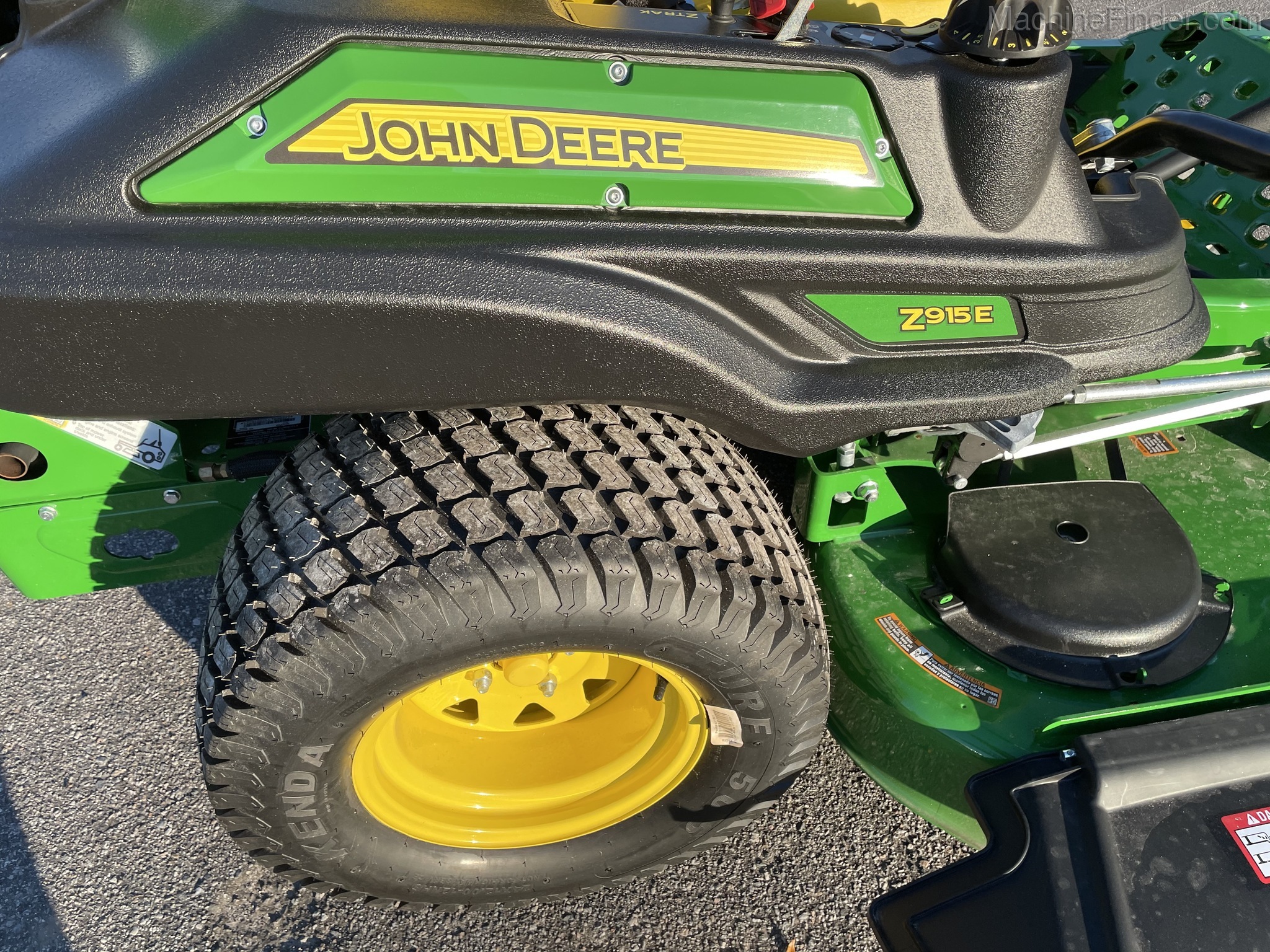 2020 John Deere Z915E Image 4