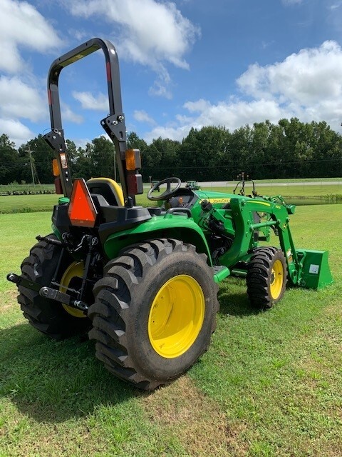 2022 John Deere 3025E Image 8