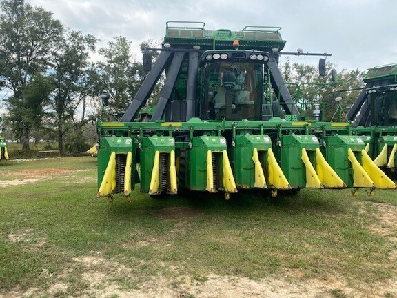 2017 John Deere CP690 Photo 9