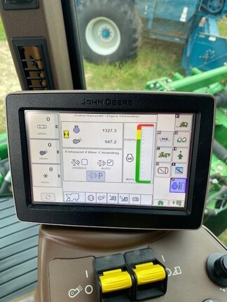 2017 John Deere CP690 Photo 10