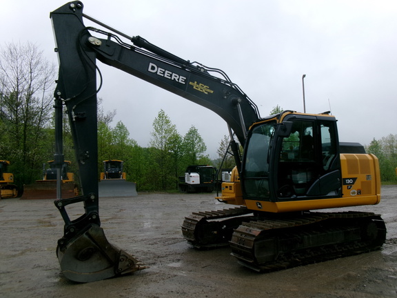 Photo of a 2023 John Deere 130P