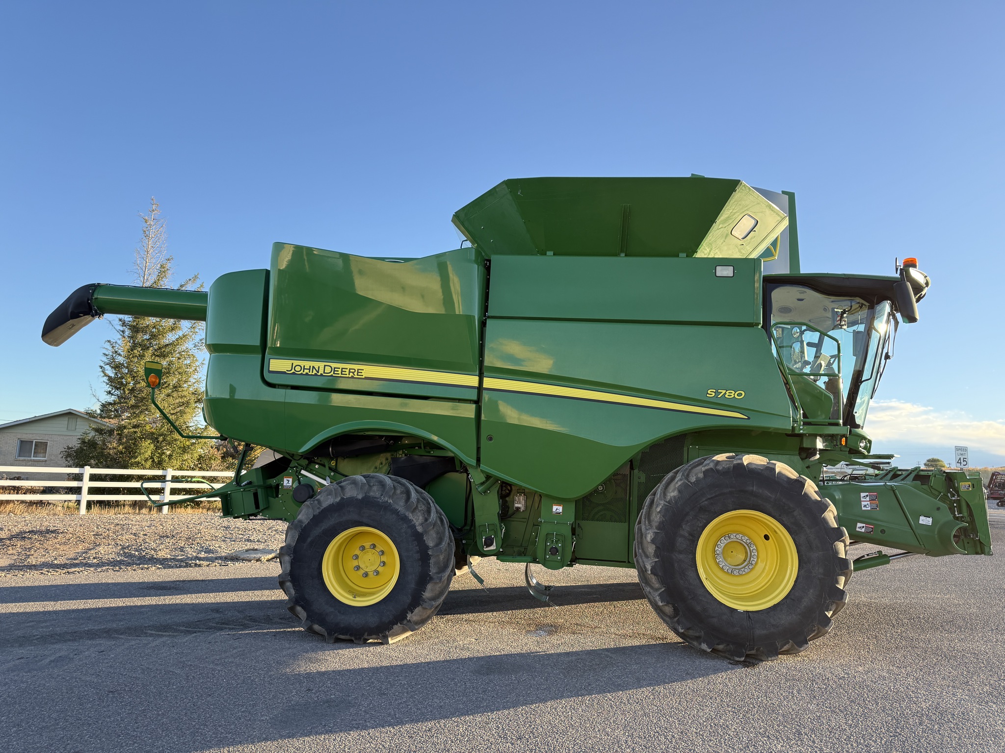 2020 John Deere S780 Image 6