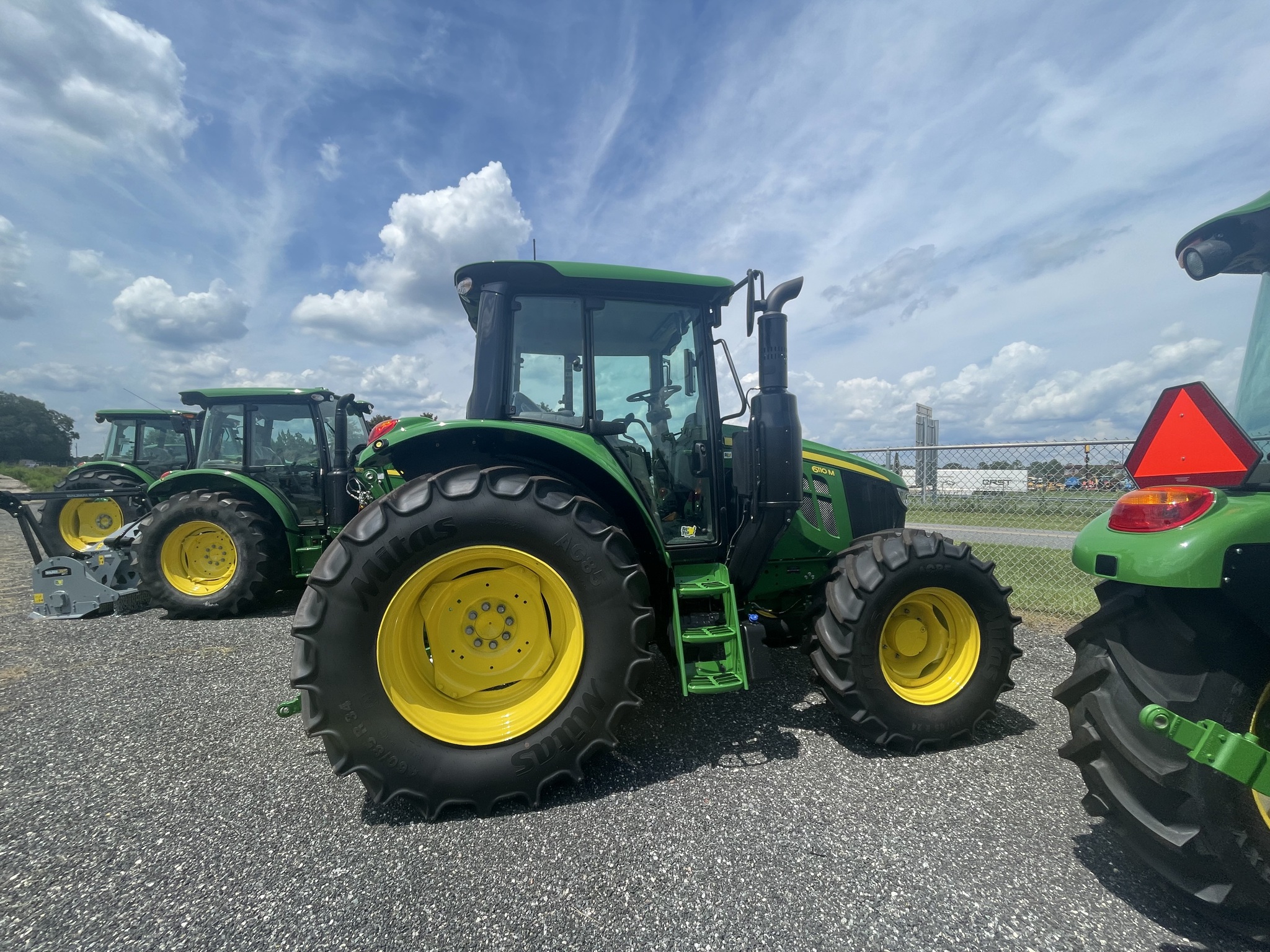 2023 John Deere 6110M Image 2
