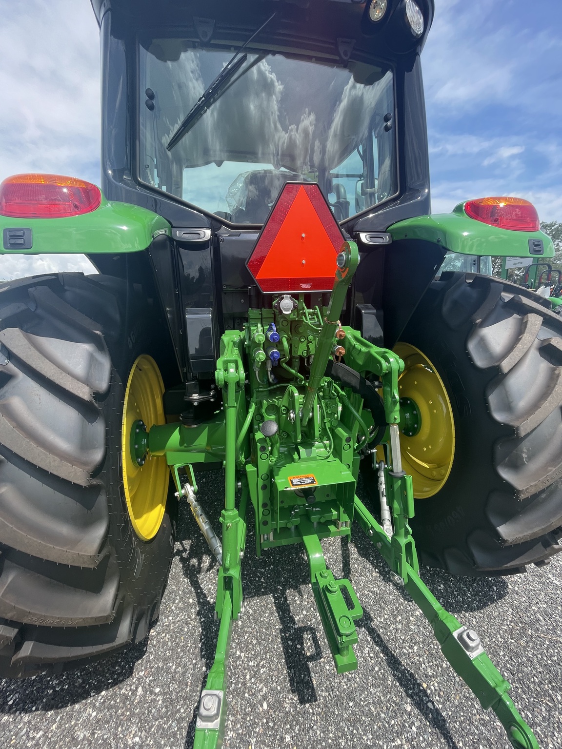 2023 John Deere 6110M Image 5