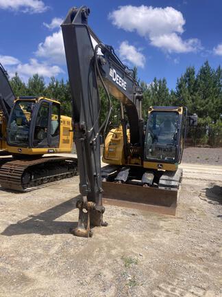 Photo of a 2020 John Deere 135G