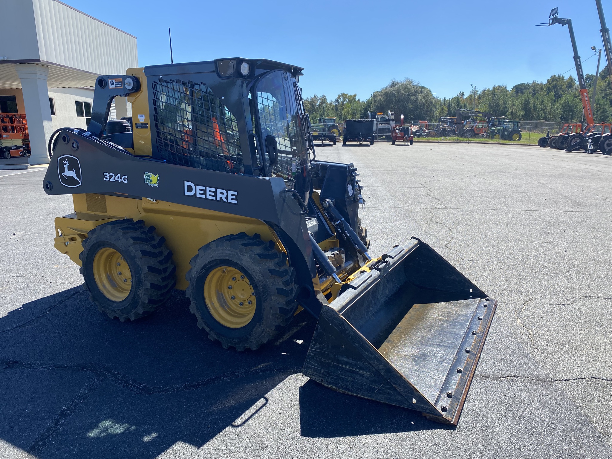2023 John Deere 324G Image 3