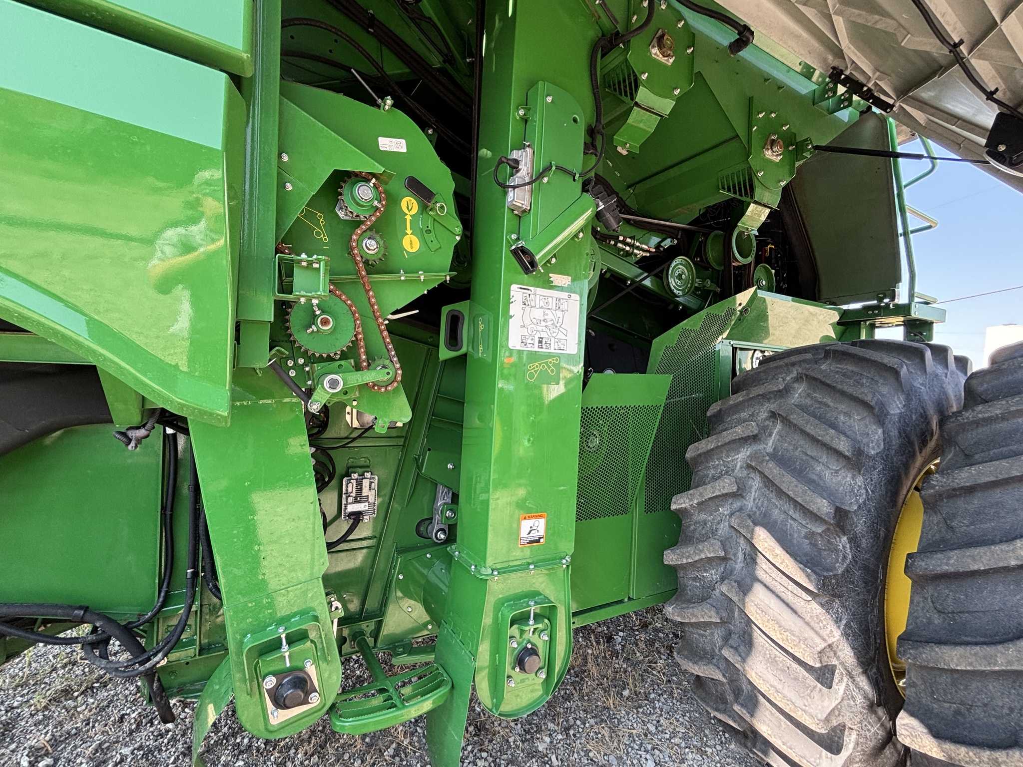 Used 2020 John Deere S780 Combines at Koenig Equipment in Greenfield, IN - PhotoXL17