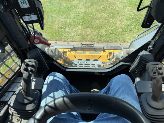 2023 John Deere 333G - Photo23