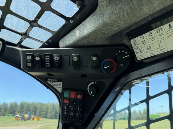 2023 John Deere 333G - Photo24