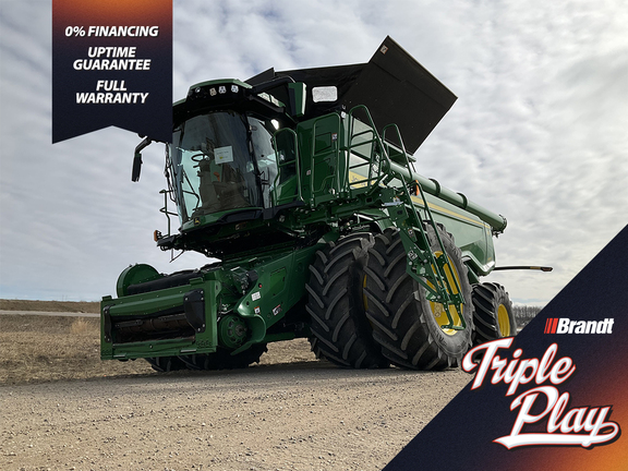Photo of a 2023 John Deere X9 1100