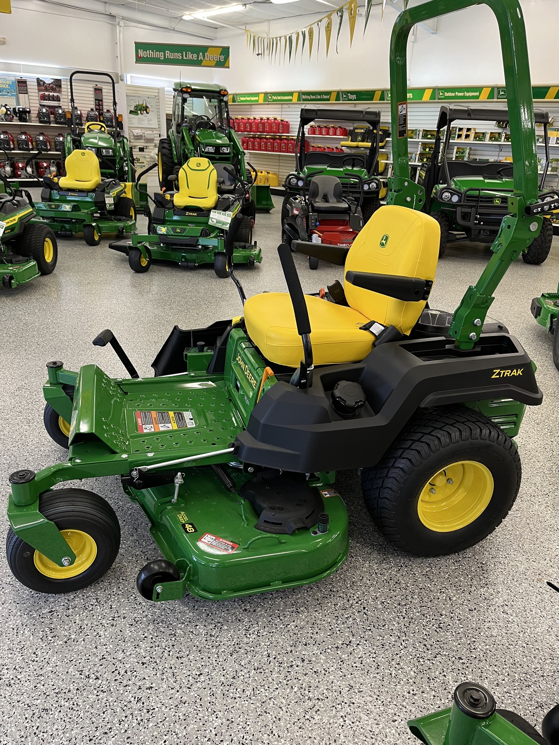 2025 John Deere Z515E Image 5