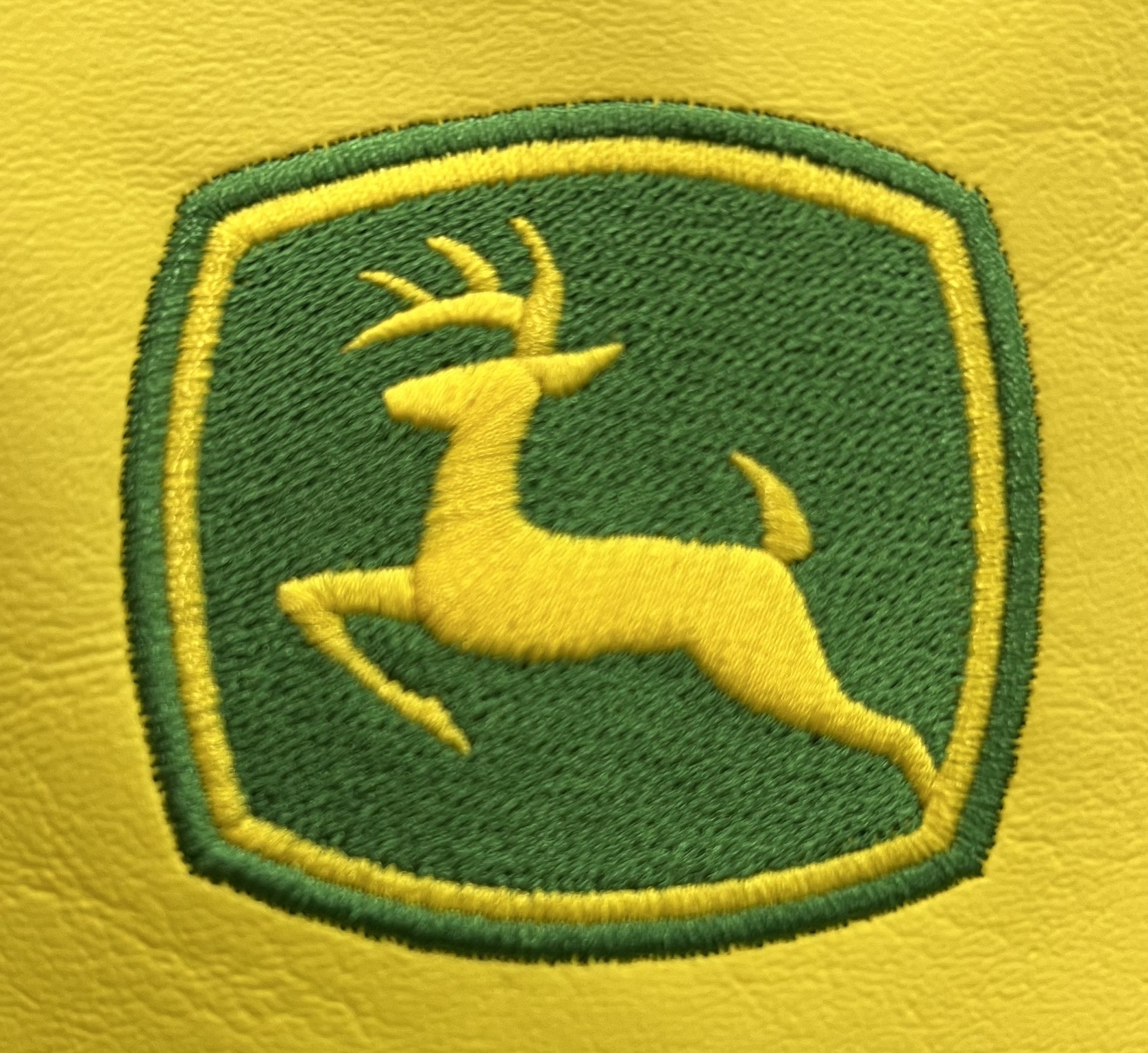 2025 John Deere Z515E Image 7