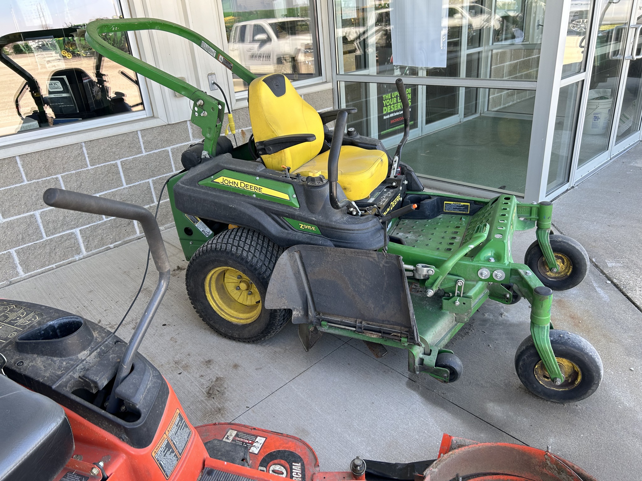  2020 John Deere Z915E at Heritage Tractor in Brimfield, IL
