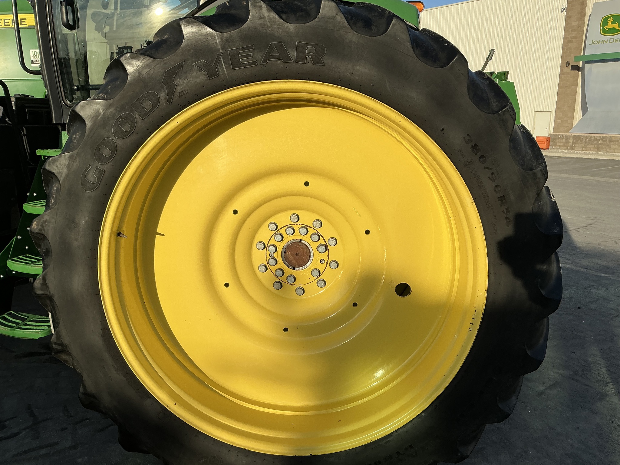 2018 John Deere 8320R Image 19